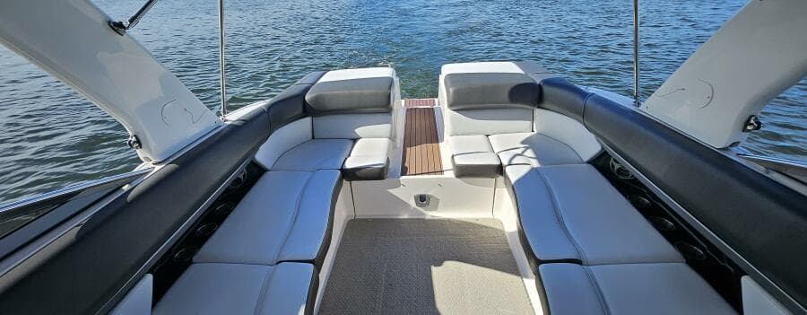 2010 Regal 2700