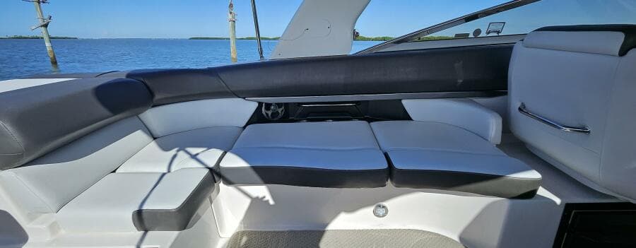 2010 Regal 2700