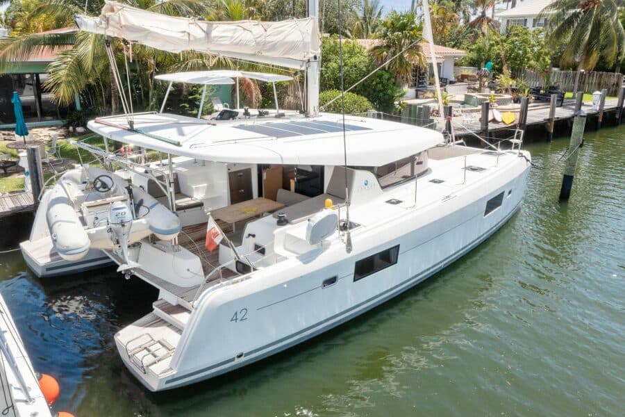 2017-lagoon-42-sail-9886474-20250729062905297-1.jpg