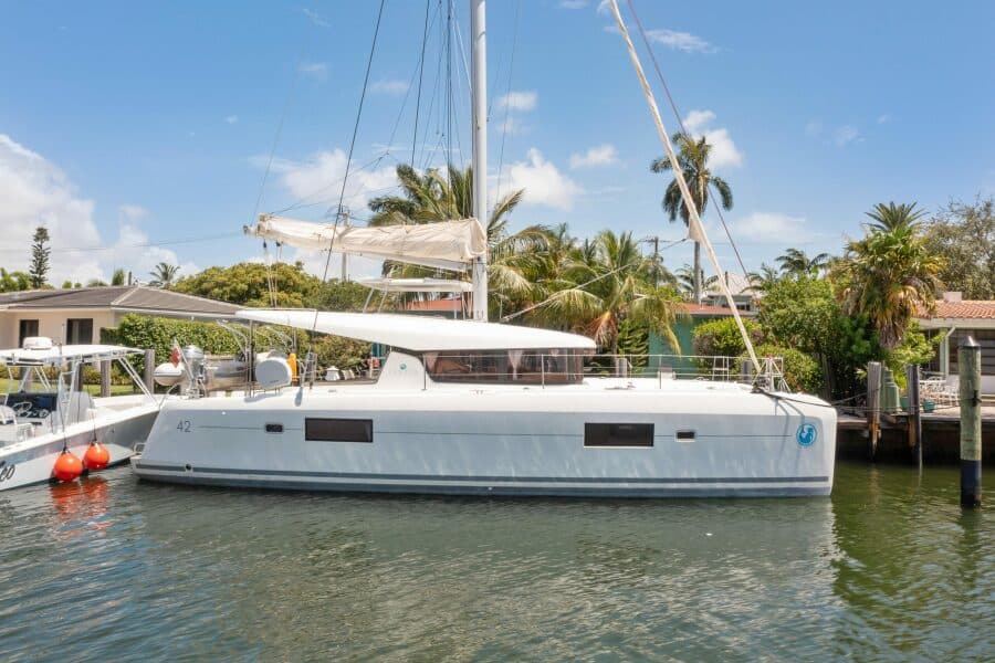 2017-lagoon-42-sail-9886474-20250729062902971-1.jpg