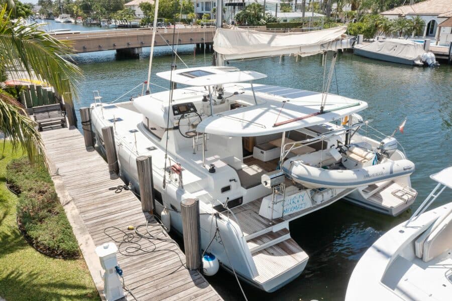 2017-lagoon-42-sail-9886474-20250729062911184-1.jpg