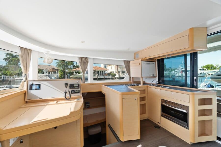 2017-lagoon-42-sail-9886474-20250729062926942-1.jpg