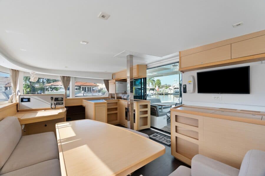 2017-lagoon-42-sail-9886474-20250729062931129-1.jpg