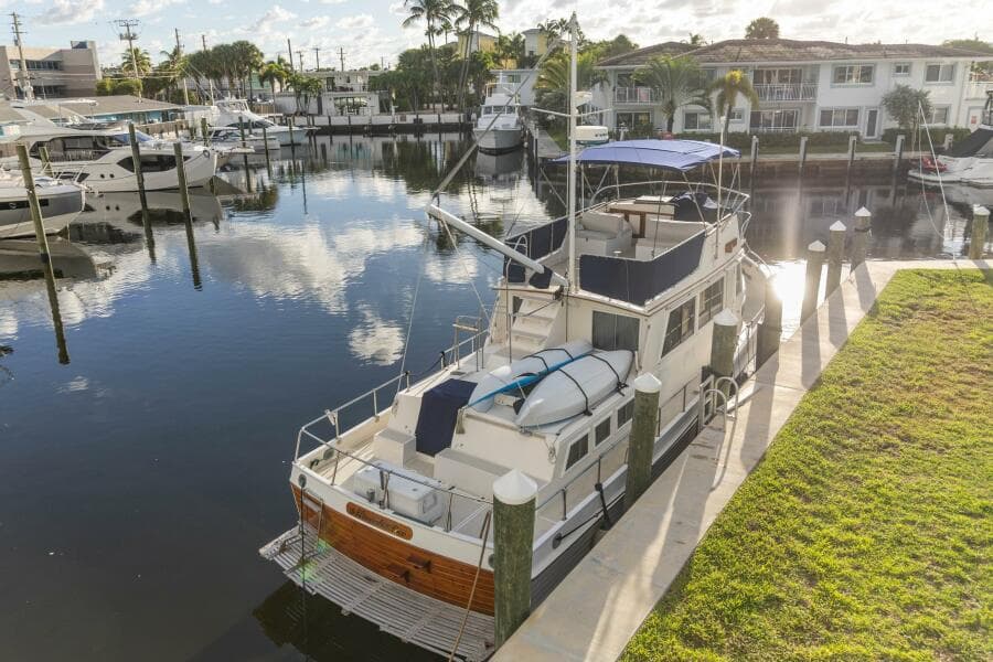 1985 Grand Banks Classic