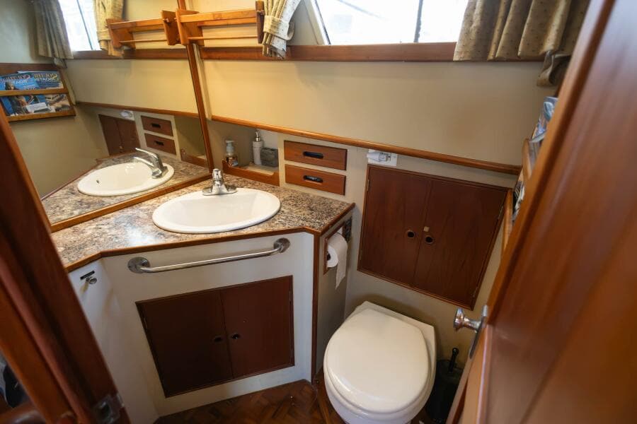1985 Grand Banks Classic