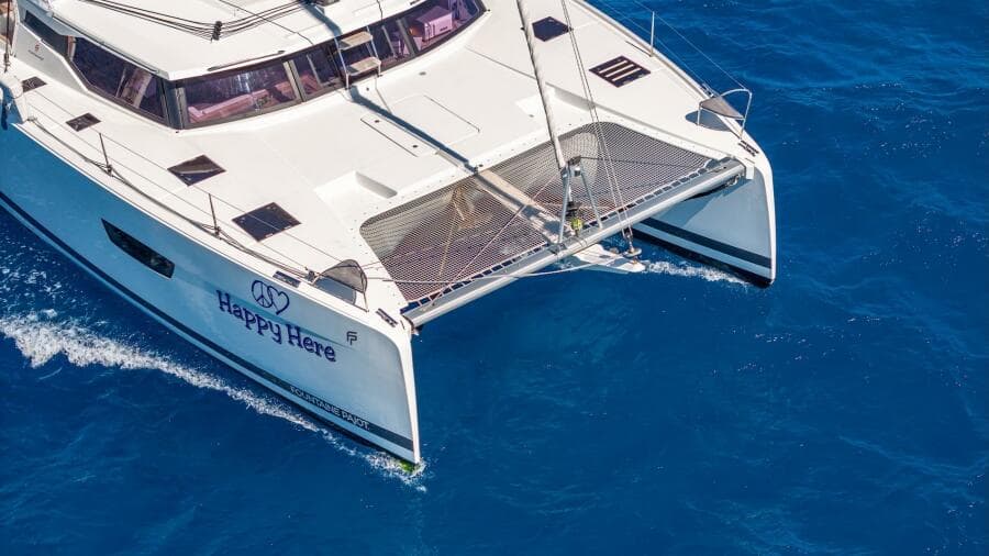 Happy Here    Starboard Bow