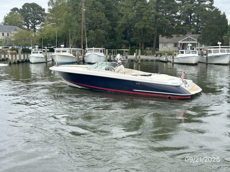 28' Chris-Craft port aft profile1