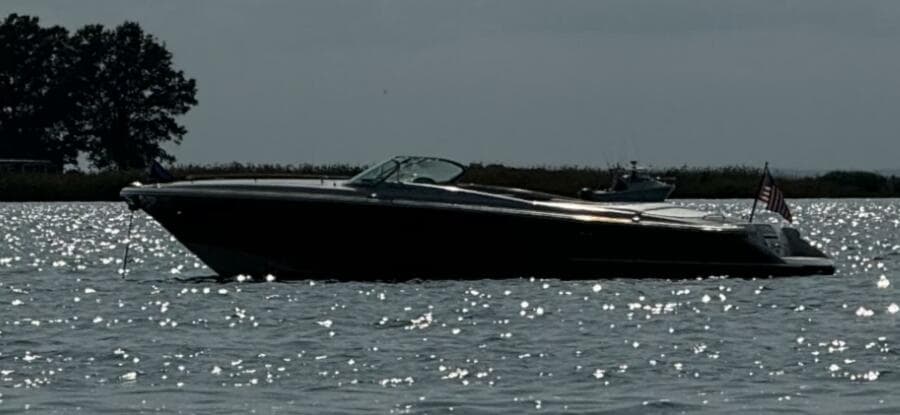 28' Chris-Craft at anchor