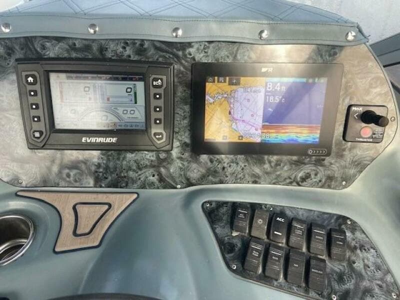 2004 Regal 2860