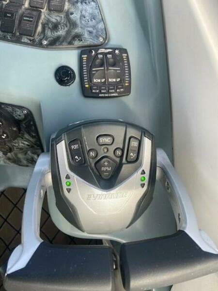 2004 Regal 2860