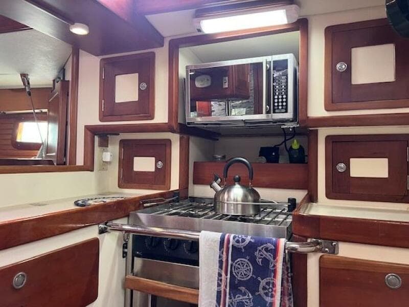 1995 Little Harbor 51