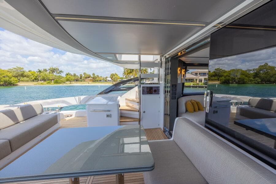 2023 Azimut S8