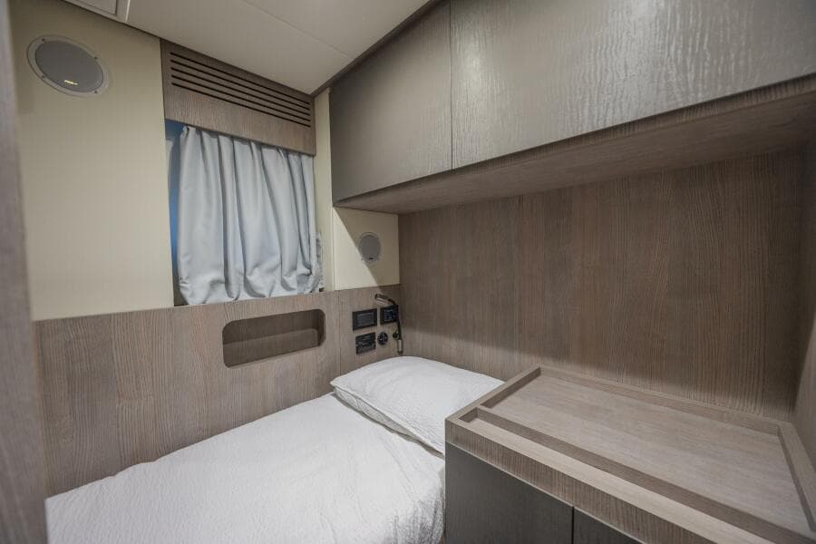 2023 Azimut S8