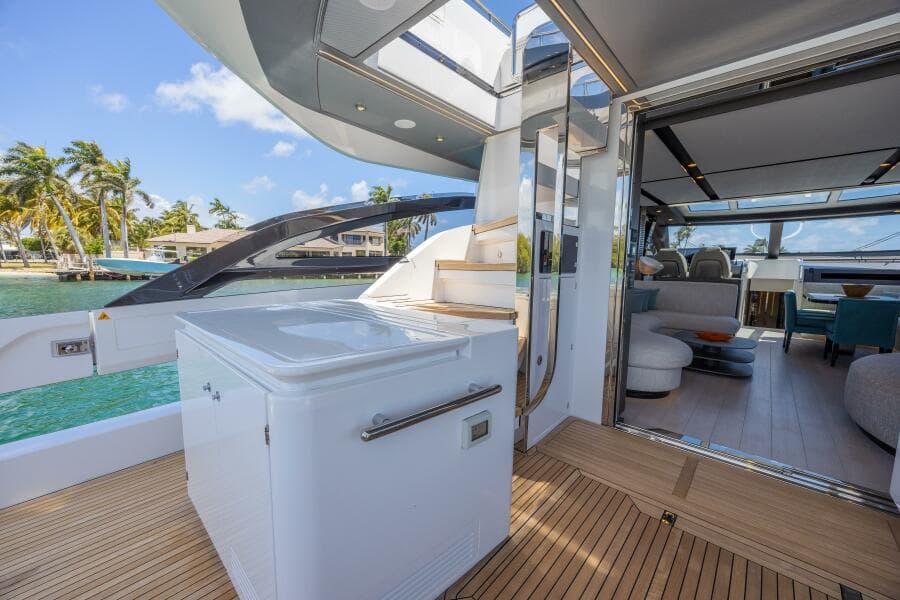 2023 Azimut S8