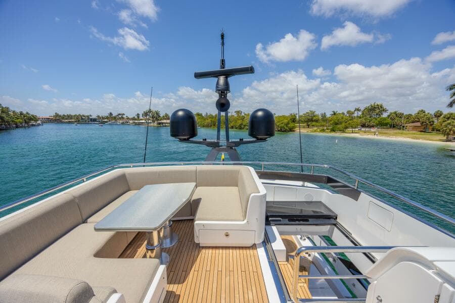 2023 Azimut S8