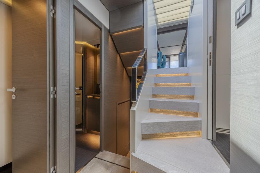 2023 Azimut S8