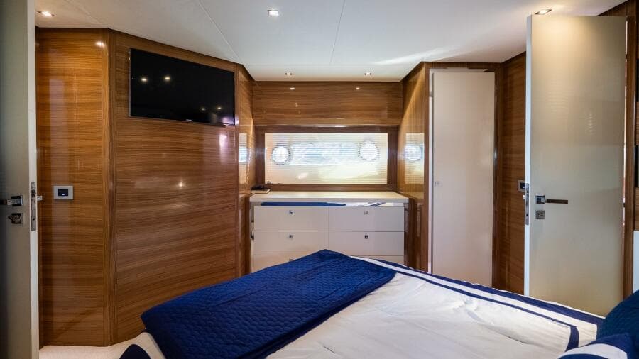 2011 Uniesse 55S