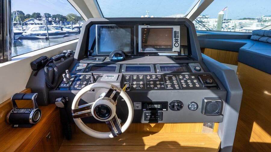 2011 Uniesse 55S