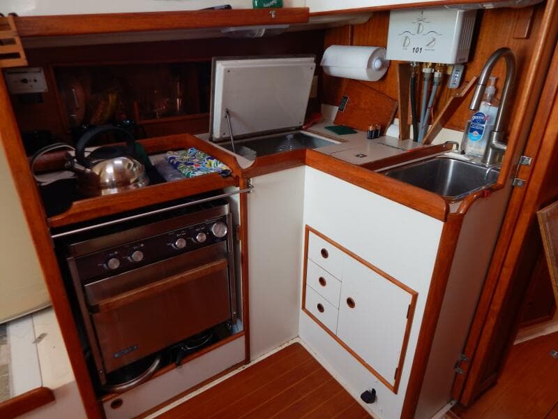 1989 Nonsuch Ultra