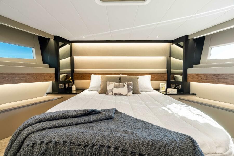 Horizon V68 Hull 12