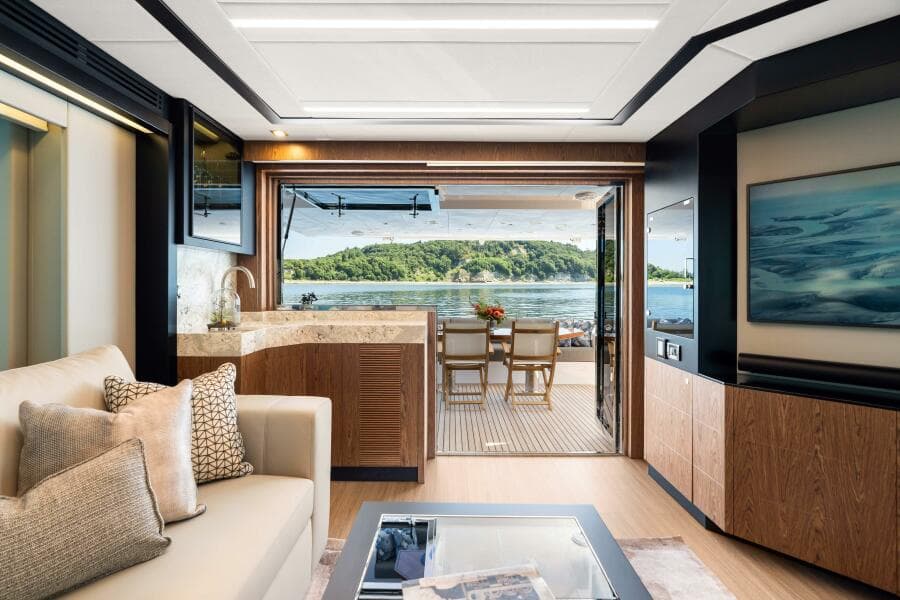 Horizon V68 Hull 12