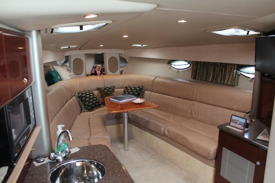 Forward V Berth