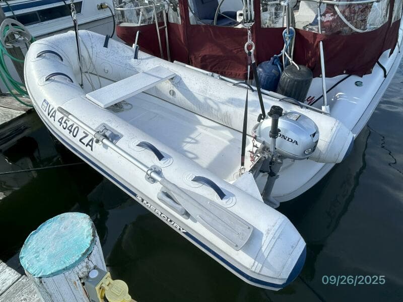 37' Hunter tender2
