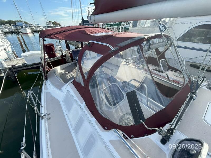 37' Hunter dodger-bimini1