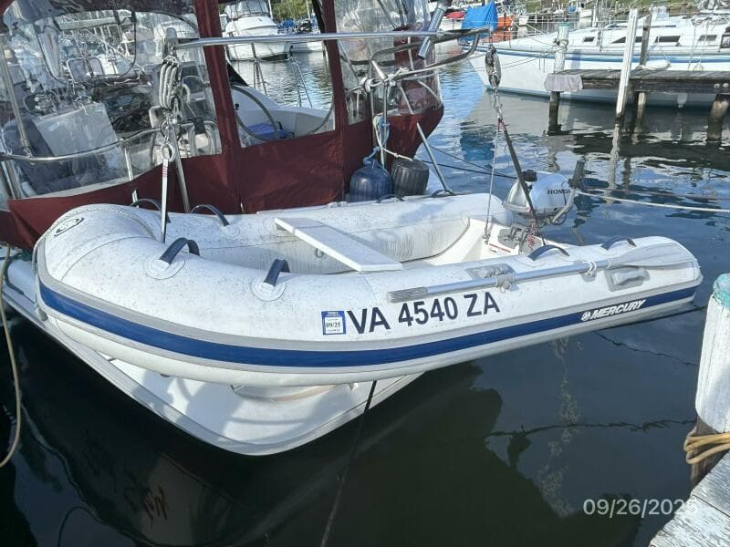 37' Hunter tender1