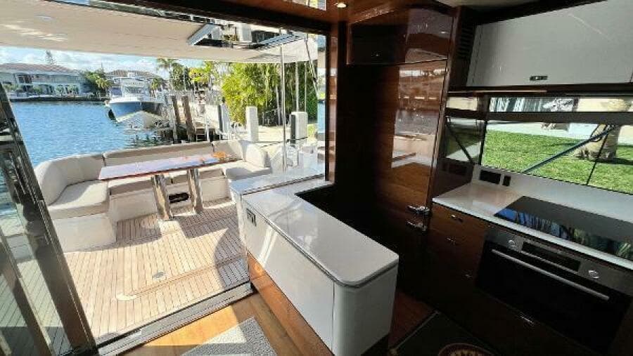 2019 Princess F62