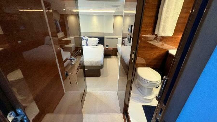 2019 Princess F62