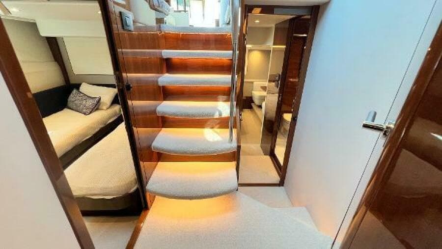 2019 Princess F62