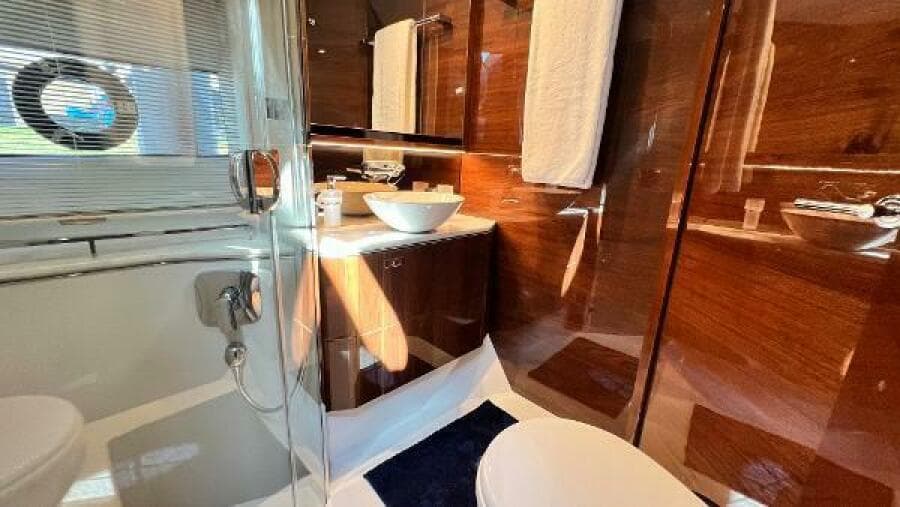 2019 Princess F62