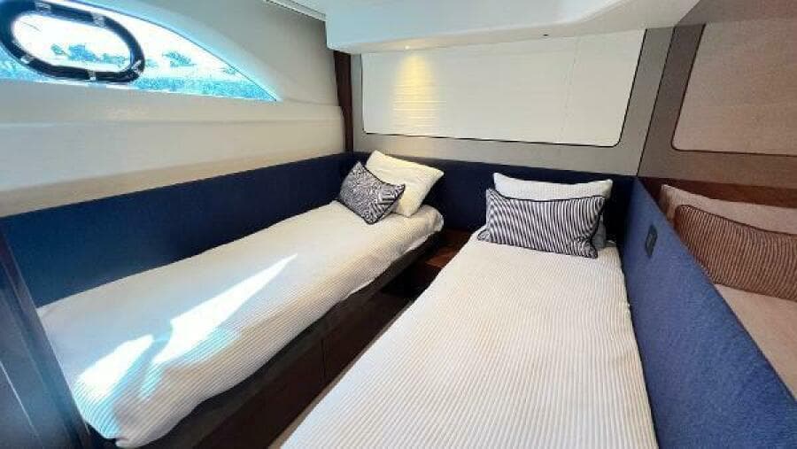 2019 Princess F62