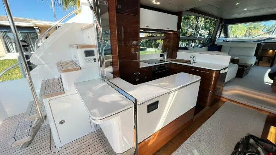 2019 Princess F62