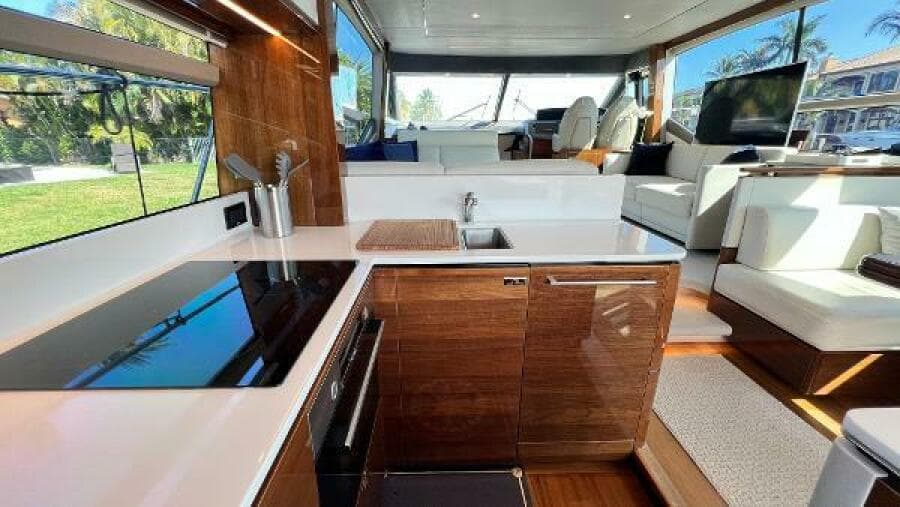 2019 Princess F62