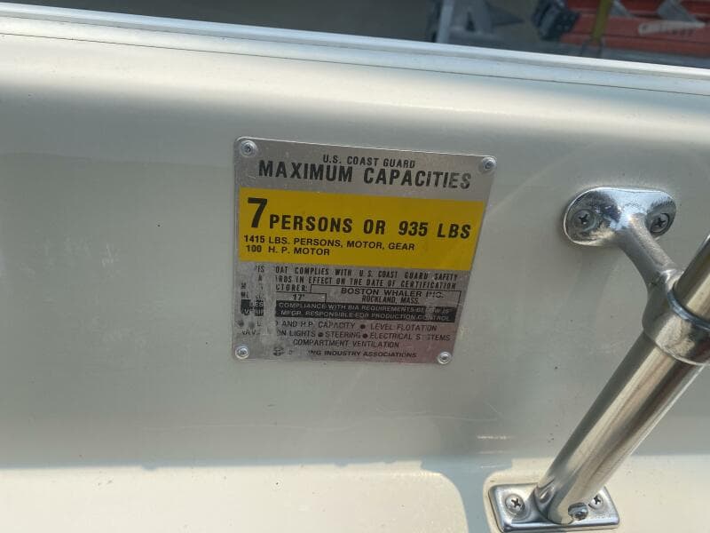 1981 Boston Whaler 17 Montauk