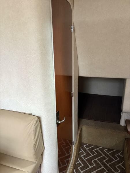 Head door/ aft cabin