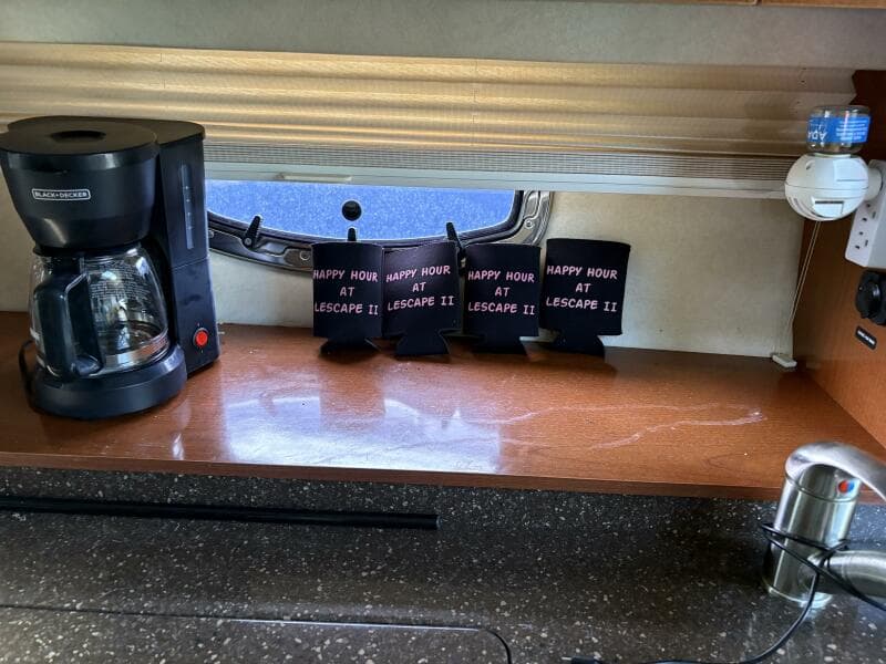 Galley shelf