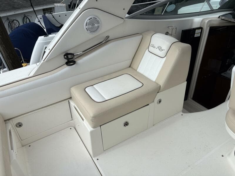Potty cockpit seating