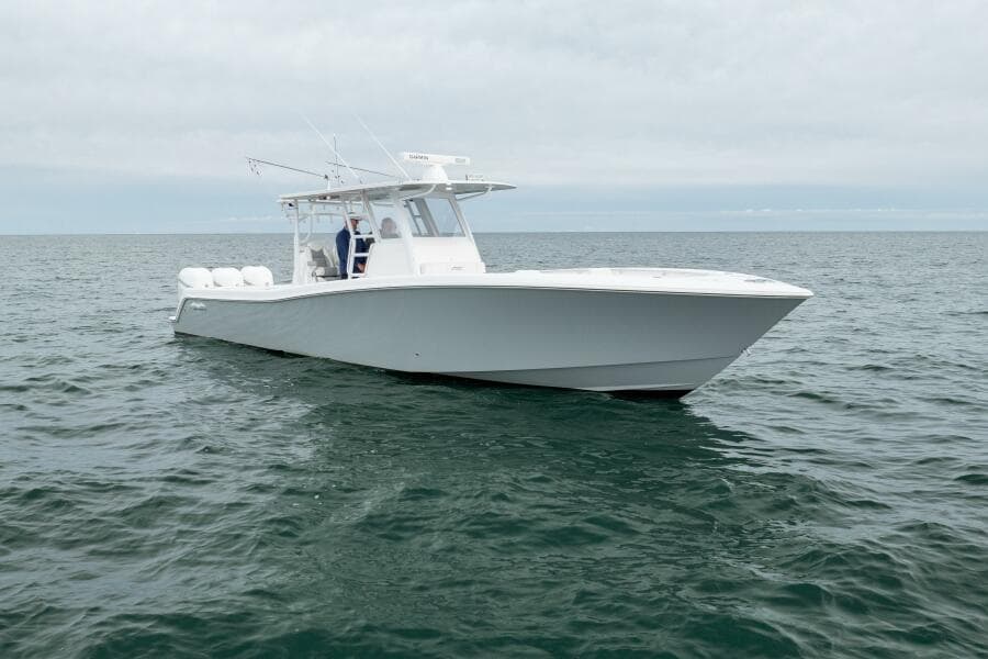 2020 Invincible 39 Open