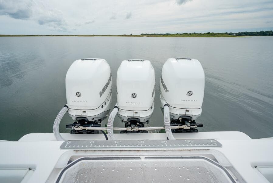 2020 Invincible 39 Open