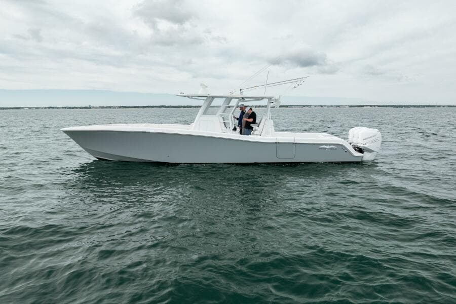 2020 Invincible 39 Open