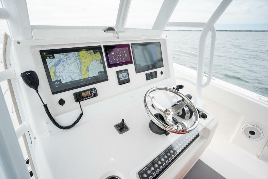 2020 Invincible 39 Open