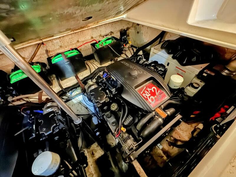 2002 Rinker 342 Fiesta Vee