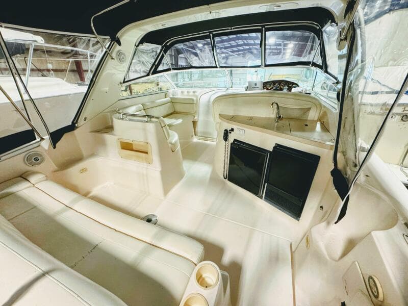2002 Rinker 342 Fiesta Vee
