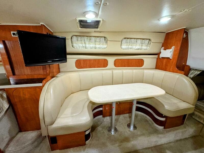 2002 Rinker 342 Fiesta Vee