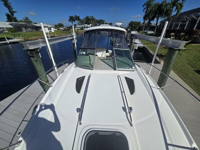 2010 Sea Ray 330 Sundancer