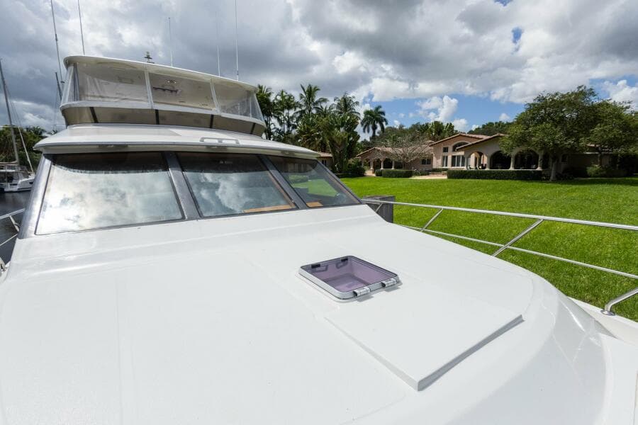 2005 Ocean Alexander Raised Pilothouse Flybridge Sedan