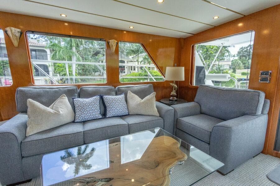 2005 Ocean Alexander Raised Pilothouse Flybridge Sedan